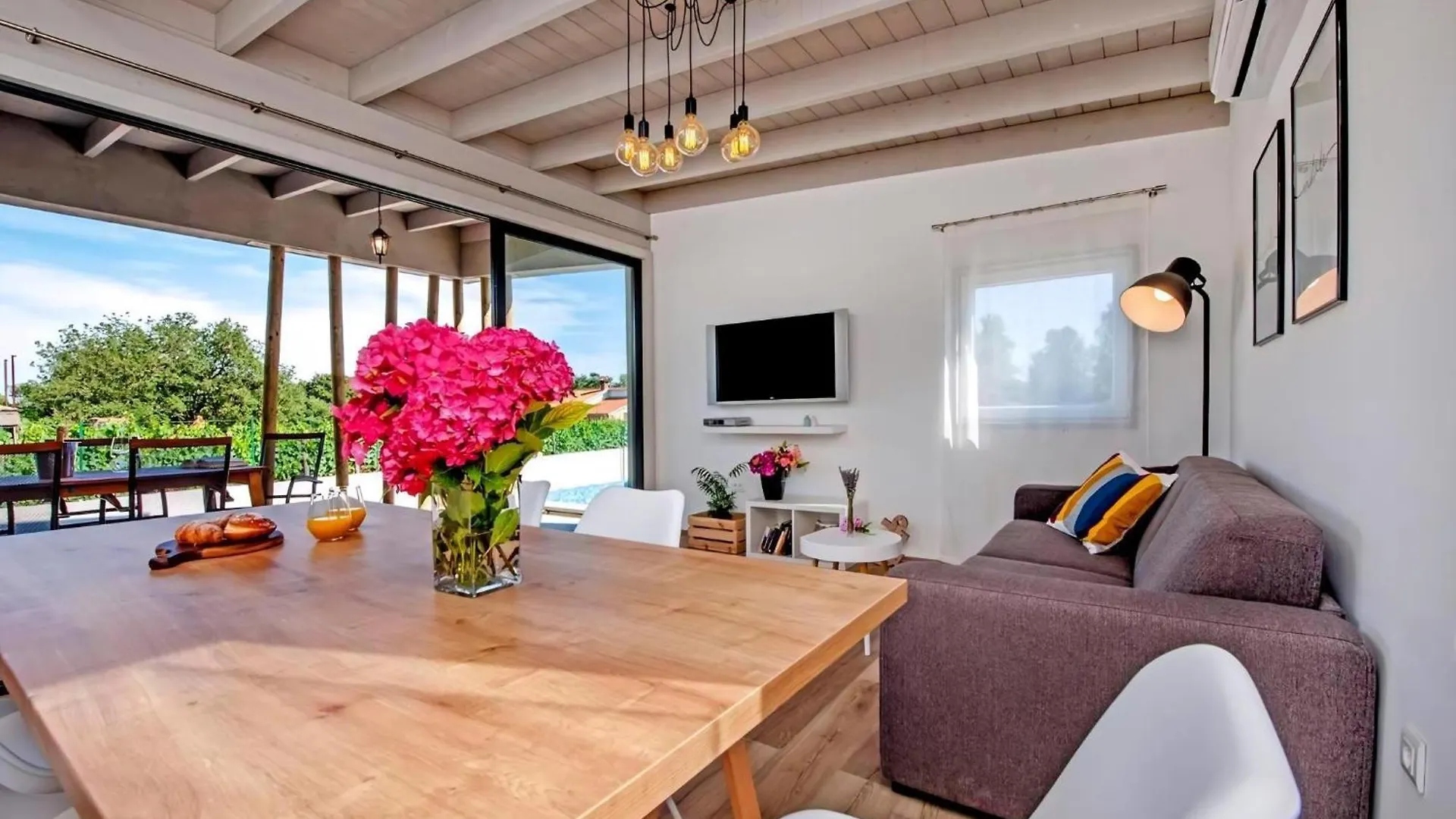 Ferienhaus In Segotici Mit Grossem Garten Holiday home